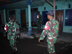 Koramil 0821-14/Pronojiwo Intensifkan Patroli Malam di Zona Merah Gunung Semeru untuk Lindungi Warga