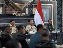 Presiden RI, Menhan RI dan Panglima TNI Rapat Evaluasi Percepatan Pembangunan KDKMP