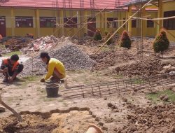 Proyek Pembangunan RPS Dan RRTU Di SMKN 1 Kalianda Lamsel, Pekerja Tidak Memakai SOP K3