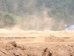 Lapor Pak Presiden Jokowi !! Warga Sebalang Hanya Menghisap Debu Limbah Batu Bara PLTU, CSR Mengalir Kemana?