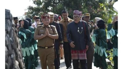Bupati Lampung Selatan Ziarah dan Tabur Bunga Peringati Hari Pahlawan Nasional Raden Intan II ke-167