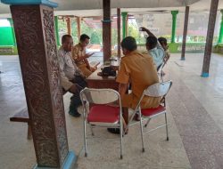 Kanit Binmas Polsek Kedewan Sambang Balai Desa Wonocolo, Jaga Situasi Kamtibmas Melalui Kepala Desa