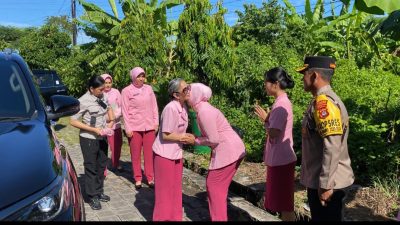 Ketua Bhayangkari Daerah Bali Melaksanakan Anjangsana ke Keluarga Polri didampingi Ketua Bhayangkari Cabang Badung.