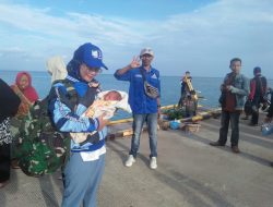 Perjuangan Vera Lie Dyaningsih Untuk Bertemu Masyarakat Kepulauan Sebesi Lamsel