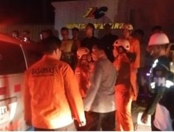 Gabungan Tim Basarnas dan SAR Pos Bakauheni, Evakuasi Korban Mobil Rem Blong di Area Pintu masuk Pelabuhan