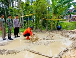 Babinsa Koramil Kedungadem Bojonegoro tinjau Semburan Lumpur Beraroma Belerang