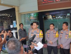 Polres Lamongan Menggelar Press Release Penanganan Aksi Konvoi Salah Satu Perguruan Silat Di Wilayah Lamongan