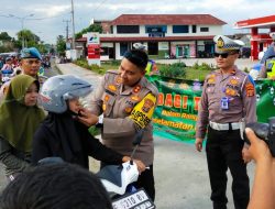 Polres Lam-Sel Gelar Operasi Keselamatan Krakatau 2024, Bagi bagi Takjil dan Helm ke Pengendara