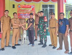 Komitmen Tuntaskan Stunting, Pemdes Bumijaya Berikan Bantuan Bibit dan Ternak kepada Warga