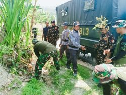 Lestarikan Lingkungan, Satgas TMMD 120 Kodim Bojonegoro dan Masyarakat Hijaukan Bantaran Sungai Napis