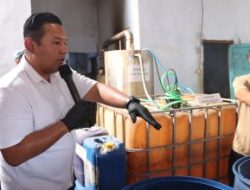 Polisi Bongkar Pabrik Miras Rumahan di Malang, Sekali Produksi Bisa Capai 250 liter Arak