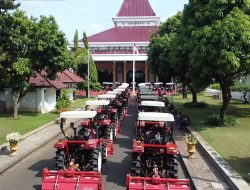 Optimalkan Luas Tanam Padi, Pemkab Tuban dan Kodim Serahkan Alsintan