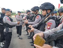 Satbrimob Polda Kalbar Lakukan Penegakan Ketertiban Dan Disiplin Pada Personil