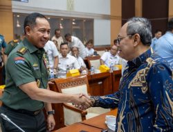 Panglima TNI Hadiri Rapat Kerja Komisi I DPR RI