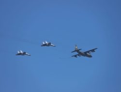 2 Jet Tempur Sukhoi SU-27/30 Berhasil Luluh Lantahkan Basis Musuh di Daerah Pandan Wangi