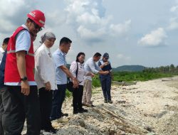 PLN Nusantara Power UP Sebalang bekerjasama dengan DLHK Provinsi Lampung mencari sumber pencemaran air laut