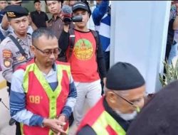 Ditengah Aksi Demo, Kajari Lamongan Jebloskan Empat Tersangka Kasus Korupsi SKS ke Tahanan