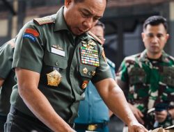 Panglima TNI Meninjau Gelar Bekal Perlengkapan Satgas Operasi Pemeliharaan Perdamaian Dunia
