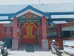 Warga Binaan Lapas Kelas IIB Probolinggo Bebas Menggunakan Handphone Di Dalam Lapas
