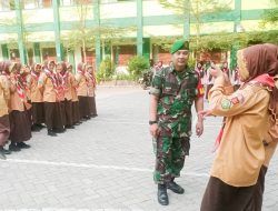 Babinsa Koramil Sumberrejo Bojonegoro, bekali Pramuka Attanwir Materi Navigasi Darat