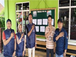 PPS Desa Palembapang Lakukan Pemasangan DPS pilkada 2024 di Papan Informasi Desa