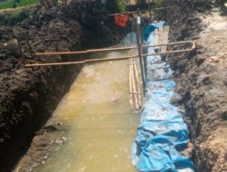 Proyek Pintu Air Desa Sekargadung Dinilai Jauh Di Atas Harga Pasar