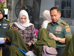 Tanda Rasa Syukur, Panglima TNI Beri Santunan Anak Yatim