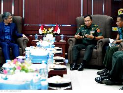 Perkuat Kerjasama, Kapuspen TNI Terima Kunjungan Kapuspen Kemhan Singapura