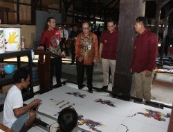 Kunjungi Lapas I Madiun, Staf Ahli Bidang Ekonomi Apresiasi Program Kemandirian Warga Binaan
