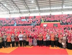 4.995 Guru Honor Full Senyum Merima Insentif, Diserahkan Bupati Lampung Selatan