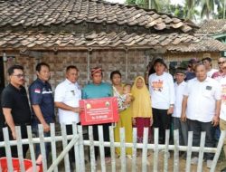 Bupati Nanang Ermanto, Gulirkan Bantuan Bedah Rumah Kepada 3 Warga di Kecamatan Penengahan