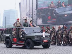 Panglima TNI Tinjau Geladi Bersih Puncak Acara HUT Ke-79 TNI Tahun 2024