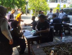 Satlantas Polrestabes Surabaya Gelar Coaching Clinic SIM Cak Bhabin dan Layanan Perpanjangan SIM di SMA Santo Yosep