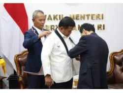 Wamenhan M. Herindra Terima Penyematan, Penganugerahan dan Kehormatan Sabuk Hitam dari Taekwondo Indonesia