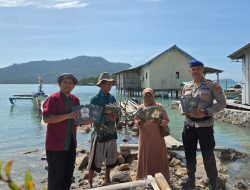 Satpolair Polres Lampung Selatan Salurkan Donasi Al-Qur’an dan Iqro ke Anak-anak TPA Pulau Rimau