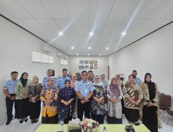 Wujudkan Keluarga Harmonis, Danlanud Didampingi Ketua PIA Ardhya Garini Cabang 7/D.ll Lanud Sultan Hasanuddin Berikan Bimbingan Perkawinan