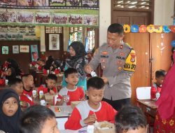 Polres Lampung Selatan Gelar Program Makan Bergizi Gratis di SDN 2 Way Lubuk