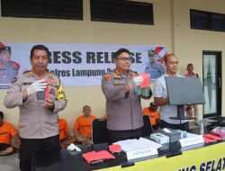 Polres Lampung Selatan Ungkap Kasus Perjudian dan TPPO dalam Konferensi Pers
