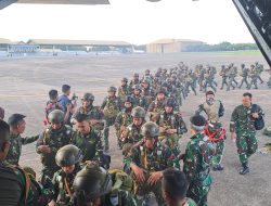 Danlanud Sultan Hasanuddin Bersama Pangdivif 3 Kostrad Tinjau Latihan Terjun Taktis Siswa Paradasar Brigif Para Raider 3/Tri Budi Sakti