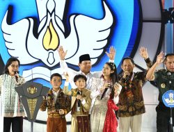 Panglima TNI Dampingi Presiden RI Pada Acara Puncak Peringatan Hari Guru Nasional Tahun 2024