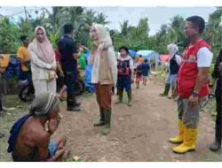 Plt. Kadis Kesehatan Hari Surya Wijaya, Turun Langsung ke Lokasi Dampak Banjir dan Pastikan Warga Mendapatkan Pelayanan Kesehatan Dengan Baik