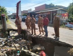 Kadis BMBK M. Taufiqullah Bersama Tim Langsung Turun Memantau Gorong Gorong Yang Ambruk