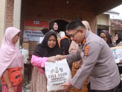 Kapolres Lampung Selatan dan Bhayangkari Berikan Perhatian dan Dukungan kepada Korban Banjir.