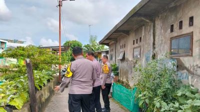 Dukung Ketahanan Pangan, Kapolsek Tamalate Ajak Warga Manfaatkan Pekarangan Kosong