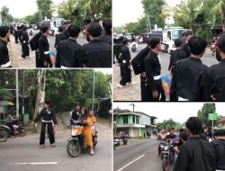Ramadan Penuh Berkah, PSHT Rayon Mojomalang, Ranting Parengan, Cabang Tuban Bagikan Takjil ke Masyarakat