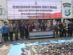 Polres Lampung Selatan Musnahkan Ratusan Botol Miras Jelang Ramadhan
