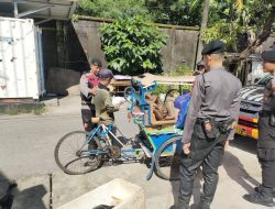 Ramadan Penuh Berkah, Polres Pelabuhan Makassar Tebarkan Senyum Lewat Bantuan Sembako