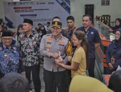 Kapolres Blitar Bersama Bupati dan Forkopimda Gelar Sidak Bahan Pokok Penting di Pasar Wlingi