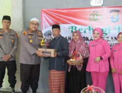 Polres Lampung Selatan dan Bhayangkari Bagikan Takjil Gratis untuk Santri di Bulan Ramadan