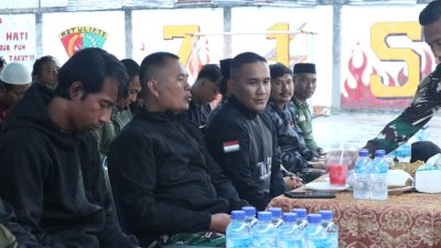 Personel Satgas Yonif 112/DJ Buka Puasa Bersama di Pos Kottis Yonif 715/Motuliato